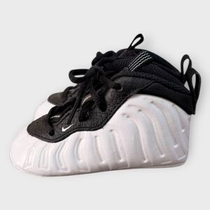 Nike LiL’ Foamposite One 1 White Black Crib Boots DZ7287-100 Infant size 4c